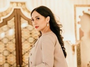 Nagita Slavina Kompak Pamer Senyuman Manis Bareng Dua Artis Ini, Seruan Hijrah Malah Ramai Bergema