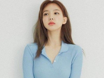 Pakai Kalung dan Tiara Berlian, Penampilan Nayeon di Teaser 'Feel Spesial' Jadi Perbincangan Hangat