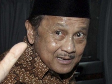  BJ Habibie Meninggal Dunia, Melanie Subono: Saya Disampingnya
