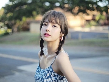 Terlihat Kece Meski Pakai Lipstik Hitam, Lisa BLACKPINK Bikin Netter Geleng-Geleng