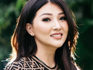  Menggemaskan, Sarwendah Posting Video Thalia & Thania Spa Bareng