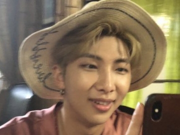 Para Fans Rayakan Ulang Tahunnya Hingga Jadi Trending Topic, RM BTS Beri Hadiah Foto-Foto Ini