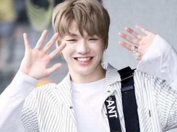 Didapuk Jadi Model Majalah Cosmopolitan, Penampilan Kece Kang Daniel Lipstik Merah Jadi Sorotan