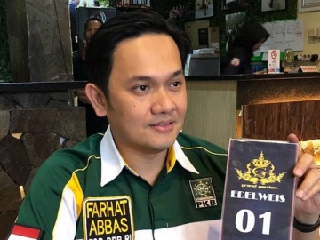 Bantah Tuduhan Cuma Numpang Foto di LV Paris, Farhat Abbas: Setokonya Bisa Saya Borong