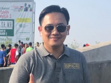 Farhat Abbas Singgung Soal Prostitusi Pasca Dicibir Dusta Borong Toko LV, Nikita Mirzani Berang?