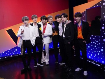BTS Unggah Foto Liburan di Luar Negeri, Fans Malah Yakini Syuting untuk Acara Ini