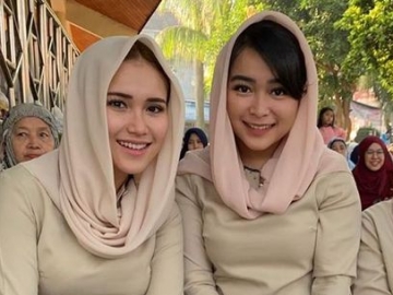 Umi Kalsum Pamer Gaya Unik Ayu Ting Ting dan Sang Adik Saat Makan, Hujatan Malah Mencuat?