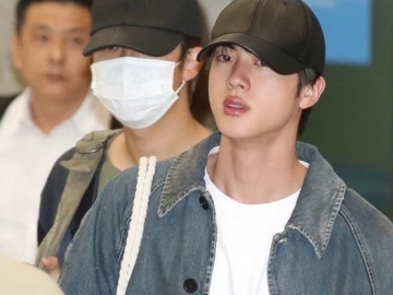 Bukan Soal Wajah Tampan, Jin Sukses Tuai Sorotan Karena Celana yang Dipakai di Bandara