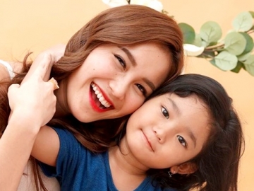 Ayu Ting Ting Disebut Belum Memaafkan dan Masih Larang Mantan Suami Bertemu Bilqis, Benarkah?