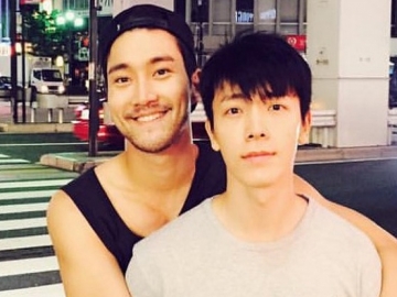 Donghae Potret Mobil Bergambar Iklan Mie Instan Siwon di Indonesia, Fans: Pasti Jadi Bahan Gibah