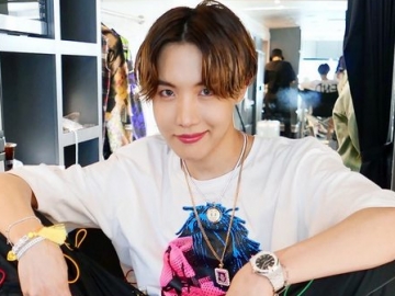 J-Hope BTS Beberkan Alasan Pernah Tampil Seksi Saat Di Airport