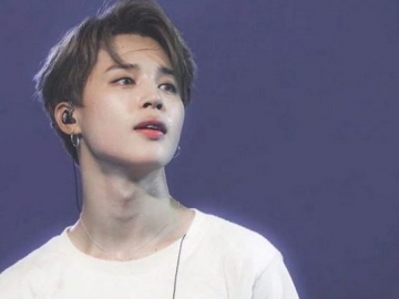 Bagikan Foto Asyik Liburan di Paris Sambil Makan Es Krim, Pose Jimin Bak Model Tuai Sorotan