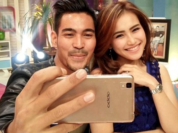 Robby Purba Beberkan Alasan Kedekatannya Dengan Ayu Ting-Ting, Sebut Tak Ada Settingan