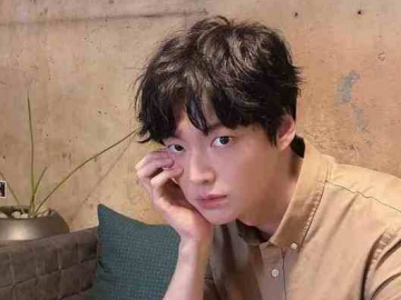 Ahn Jae Hyun Kepergok Menyendiri di Lokasi Syuting Drama, Netter: Daripada dengan Ku Hye Sun