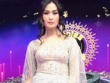  Iis Dahlia Mewek Lihat Ukuran Apartemen Anaknya Di London