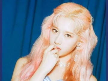 Ketahuan Jadikan Sosok Ini Sebagai Wallpaper Ponsel, Sana Hebohkan Fans Hingga Bikin Mewek