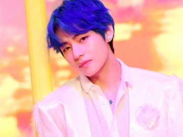 Tiba di Arab Saudi, Sikap Manis V BTS Bantu Anak Kecil Jatuh di Bandara Tuai Sorotan