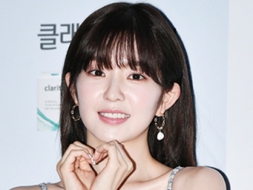 Tampil Seksi Pakai Baju Model Kemben, Kulit Mulus Irene Red Velvet Bikin Silau