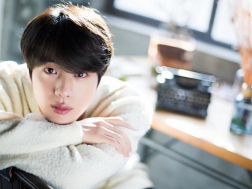 Banjir Pujian Saat Dandan Ganteng di Arab, Jin BTS Malah Ngaku Nyesel Pilih Pakai Baju Ini