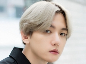 Kepergok Telaten Baca Surat Dari Fans, Baekhyun EXO Bikin Terharu