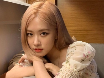 Pamer Pose Santai di Atas Kapal, Pesona Rose BLACKPINK Bikin Fans Silau