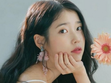 Minta Maaf Pada Penggemar, IU Secara Pribadi Umumkan Penundaan Perilisan Album Barunya