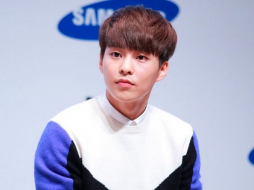 Beredar Foto Baru Xiumin EXO Militer, Netter: Idol Paling Baby Face