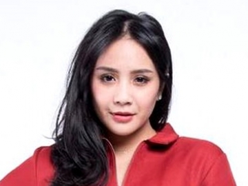 Nagita Slavina ‘Pucat’ Diminta Traktir Semua Pengunjung Usai Makan Es Durian, Benarkah?