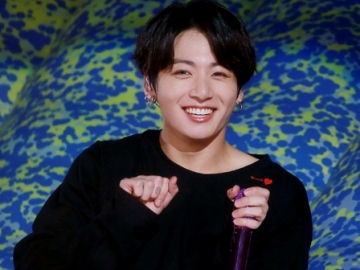 Lucunya Jungkook Tunjukkan Wajah Malu Saat Tahu Celananya Robek di Konser BTS