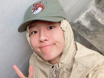 Cho Seungyoun X1 Santai Pamer ABS, Sukses Bikin Fans Kelabakan