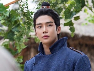 'Extraordinary You' Unggah Foto Bak Drama Kerajaan, Visual Rowoon SF9 Kembali Jadi Sorotan
