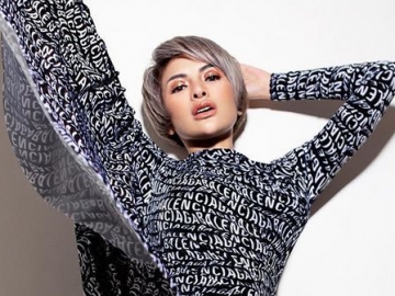 Nikita Mirzani Senyum Semringah Bagian Sensitif Dikecup Pacar 'Berondong'