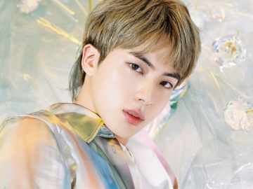 Jin BTS Makin Tampan Usai Tampil Dengan Rambut Baru