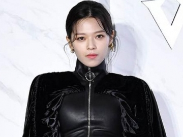 Dandan Casual, Pesona Ganteng Jeongyeon Twice Lagi-Lagi Jadi Bahan Perbincangan
