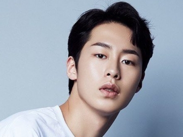 Foto Bareng Bocah, Lee Jae Wook Malah Bikin Netter Halu