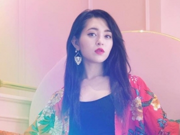 AleXa Jebolan 'Produce 48' Rilis Relay Dance 'Bomb', Netter Malah Salfok Lihat Dancer Cantik