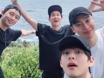 Peak Boy Ungkap Dukungan Dari V BTS Hingga Park Seo Joon Saat Proses Rekaman