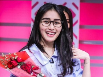 Keseruan Keluarga Ayu Ting Ting Saat Main Bola Bareng Malah Diusik dengan Cibiran, Soal Apa?