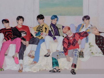 Gantikan yang Lama, BTS Letakkan Lambang Yin dan Yang di Bendera Korea dalam Desain Mic Baru