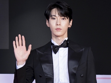 Berpose Bak Kelinci Imut, Doyoung NCT 127 Tampil Menggemaskan di Foto Terbaru