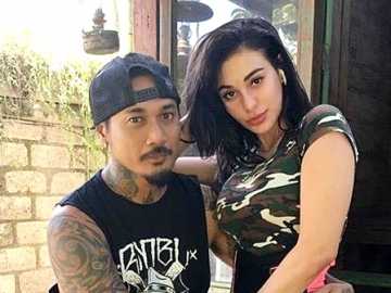 Jerinx SID Diduga Kena ‘Sewot’ Usai Belikan Nora Motor Bukan Mobil, Sang Istri 'Pasang Badan'