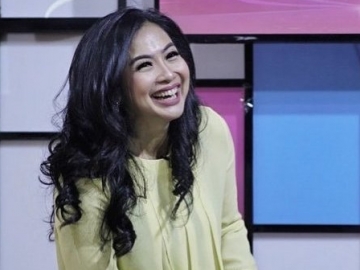 Pacar Kekeyi Layangkan Ungkapan Manis, Feni Rose Refleks Tunjukan Ekspresi 'Enggak Banget'
