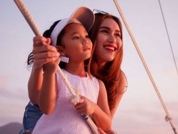 Putri Ayu Ting Ting Selalu Jadi 'Sasaran' Meski Masih Bocah, Kenapa Lagi?