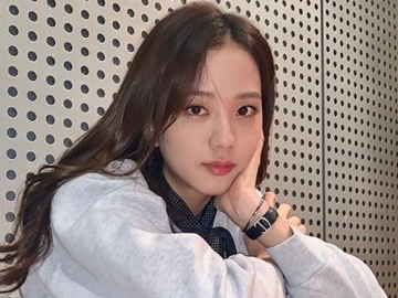 Coba Jawab Pertanyaan Fans Pakai Bahasa Inggris, Jisoo Malah Sukses Bikin Penggemar Gemas