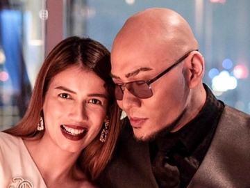 Deddy Corbuzier ‘Jepret’ Sang Tunangan Ala Candid, Sabrina Chairunnisa Disebut Cantik 'Badai'