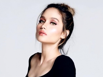 Cinta Laura Gebrak Dunia Musik Indonesia dengan Single Baru, ‘Kemasan’ Apik Video Klip Disorot