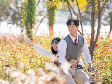 Kim Hye Yoon Unggah Foto Manis Bareng Rowoon SF9, Malah Bikin Netter Gagal Move On