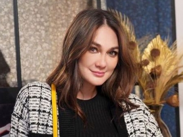 Luna Maya Girang Bawa Pulang Piala 'FFB' 2019, Sederet Artis 'Berebut' Curi Perhatian