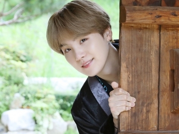 Suga BTS Sedang Asyik Makan, Big Hit Sensor Bagian Tubuh Ini Malah Bikin Gagal Fokus