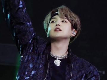 Penampilan Suga BTS Pakai Topi Baret Sukses Jadi Sorotan
